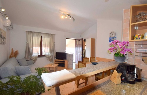 Njivice Apartment | Apartment Paula with Seaview