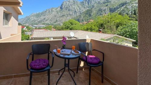 Skaljari Apartment | Apartment Pavle near the center with a view