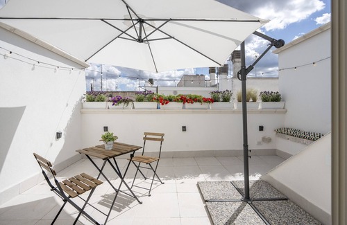 Castellana Grotte Apartment | Apartment 'Perla with SPA' with Private Terrace, Wi-Fi and Air Conditioning