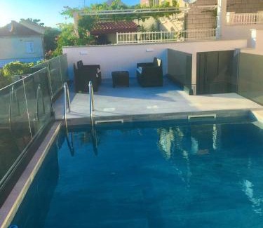 Gornji Kono Apartment | Apartment Pero&Mika With Swimming Pool