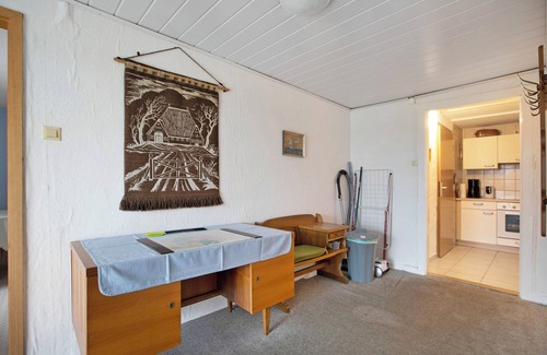 Westerkoog Apartment | Apartment 'Plüschmors' with Shared Garden, Balcony and Wi-Fi