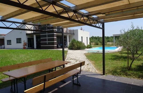 Jursici Apartment | Apartment, pool, grill, - MOSQUITO and CORONA FESTIVAL! gr. garden