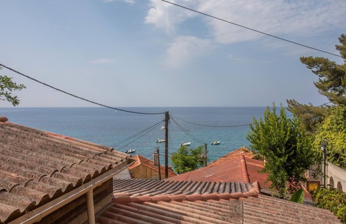 Le Pradet Apartment | Apartment 'Porte Rouge 3' with Sea View