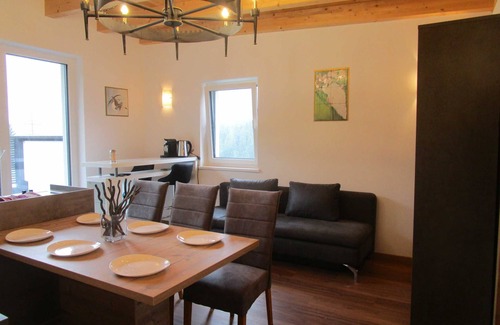 Wenns Apartment | Apartment-Private Bathroom-Mountain view