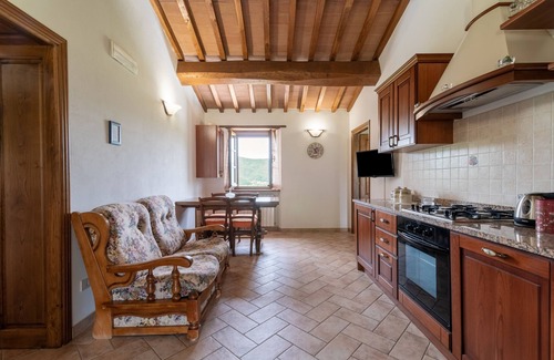 Lisciano Niccone Other | Apartment "Pugnano Alto - Castagna" with Shared Pool and Wi-Fi