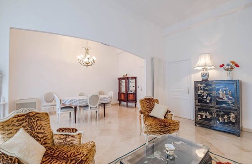 Gallus Apartment | Apartment 'Relax In Style In Centrally Located' with Balcony, Wi-Fi and Air Conditioning