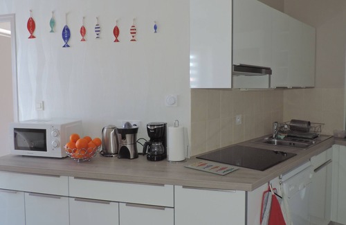 Saint-Marine Apartment | Apartment renovated to 100m from the port and shops