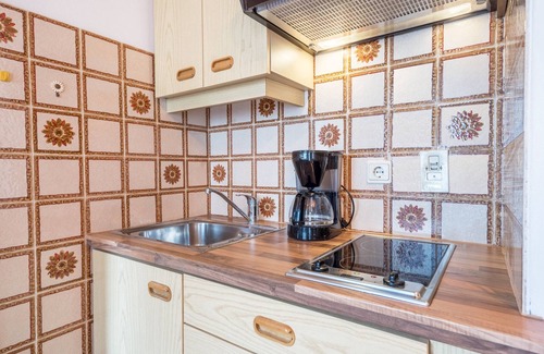Tesimo Apartment | Apartment "Residenz Kronstein - 7" with Balcony, Shared Garden and Mountain View