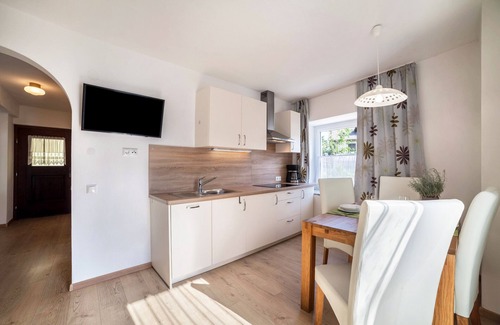 Tesimo Apartment | Apartment "Residence Alpina - Comfort Nr. 1" with Balcony & Wi-Fi