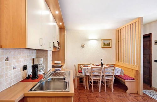 Teola Apartment | Apartment 'Residence Attila Giardino' with Mountain View, Shared Garden & Wi-Fi