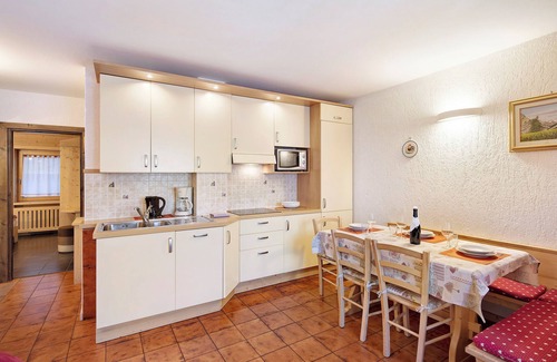 Teola Apartment | Apartment 'Residence Attila Giardino' with Mountain View, Shared Garden & Wi-Fi