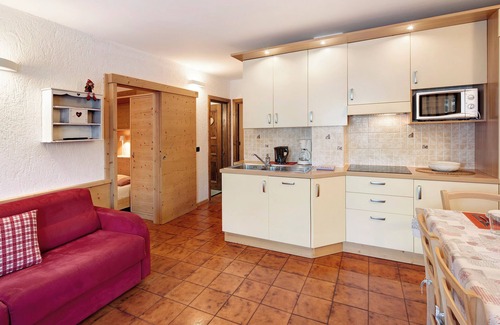 Teola Apartment | Apartment 'Residence Attila Giardino' with Mountain View, Shared Garden & Wi-Fi