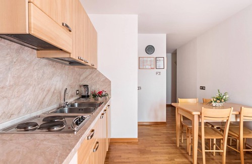 Carisolo Apartment | Apartment Residence Park Imperator Trilocale with Mountain View, Balcony, Garden & Wi-Fi