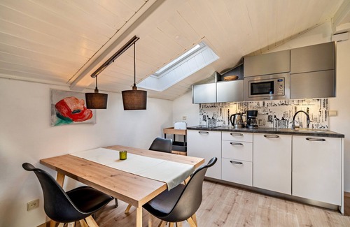 Tesimo Apartment | Apartment "Residenz Kronstein - 9" with Shared Garden & Mountain View
