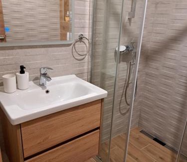 Orasac House | Apartment & Room Ladisic