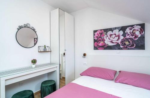 Srebreno Apartment | Apartment & Rooms Papa - Superior Double or Twin Room with Balcony and Partial Sea View Soba 1