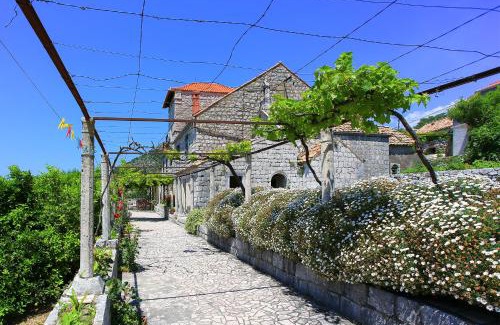 Orasac House | Apartment & Rooms Savonari