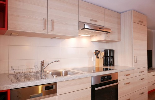 Weilheim Apartment | Apartment 'Rose' with Shared Garden, Balcony and Wi-Fi