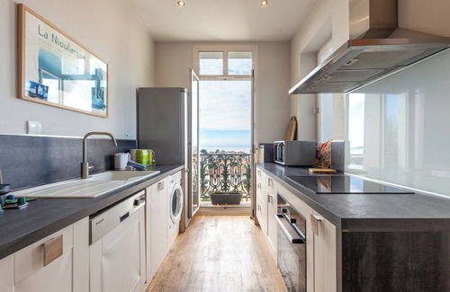 Bompard Apartment | Apartment 'Roucas Blanc Vue Mer Exceptionnelle' with terrace, Wi-Fi and Air Conditioning