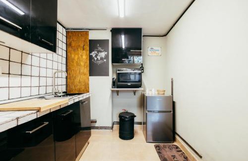 En Corts Apartment | Apartment Ruzafa Roots, 12 min to Centre, Smart TV, Wine
