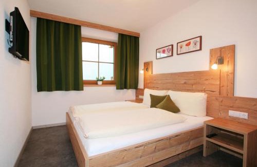 Runhof Apartment | Apartment s' HimmelReich-2 by Interhome