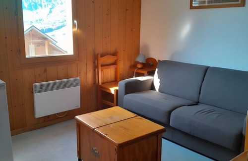 Saint-Jean-d'Arves Apartment | Apartment 'Saint-jean-d'arves' with Mountain View and Balcony