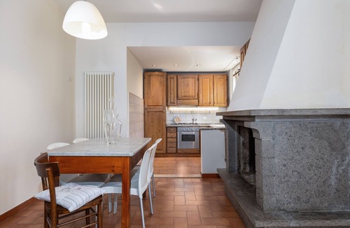 Sorrezzana Apartment | Apartment 'San Miniato In Relax' with Shared Garden