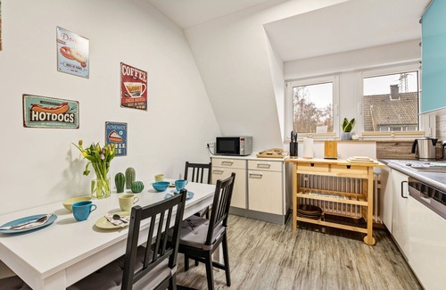 Bottrop Apartment | Apartment 'Schöne Wohnung In Oberhausen' with Wi-Fi