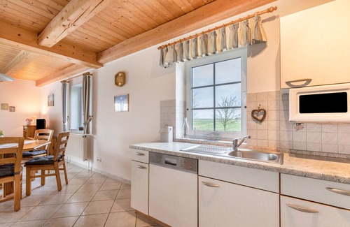 Westerhever Apartment | Apartment "Schäferhof Dircks 3" with Garden & Wi-Fi