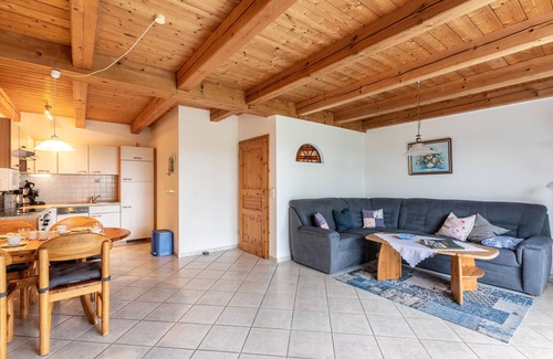 Westerhever Apartment | Apartment "Schäferhof Dircks 2" with Garden & Wi-Fi