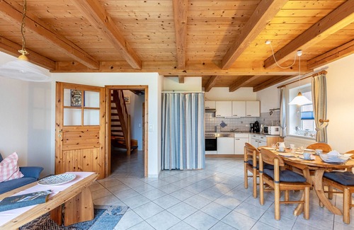 Westerhever Apartment | Apartment "Schäferhof Dircks 1" with Garden & Wi-Fi