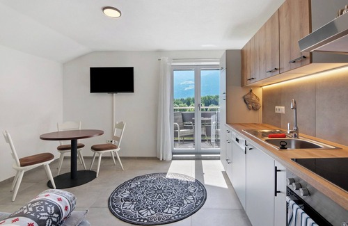Sluderno Apartment | Apartment 'Schöneck Alpenrose' with Mountain View, Shared Terrace and Wi-Fi