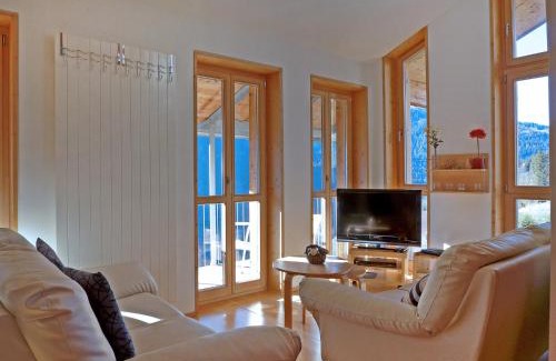 Wengen Apartment | Apartment Schweizerheim Apt-5 by Interhome