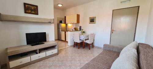 Vrboska Apartment | Apartment Sea view