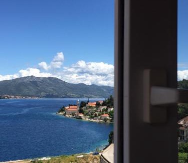 Medvinjak Apartment | Apartment sea view, Terrace, Parking near Korcula