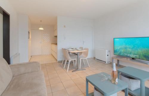 Bredene Apartment | Apartment Seaview 2 by Interhome