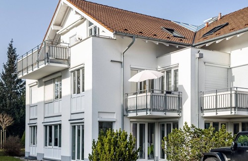Langenargen Apartment | Apartment 'Seeliebe' with Balcony and Wi-Fi
