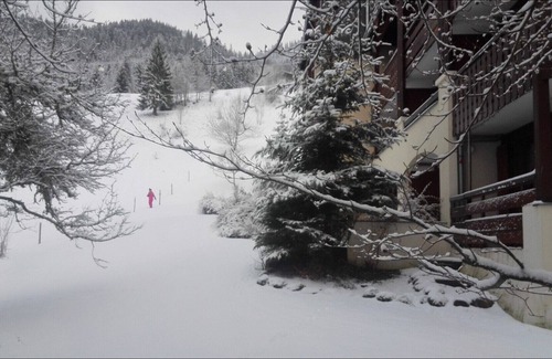 Saint-Jean-dʼAulps Hotel | Apartment ski-in ski-out 150m from the Les PortesDuSoleil gondola