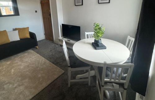 Heaton Apartment | Apartment - Sleeps 6 - Pet friendly - Parking
