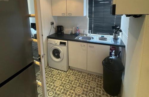 Heaton Apartment | Apartment - Sleeps 6 - Pet friendly - Parking