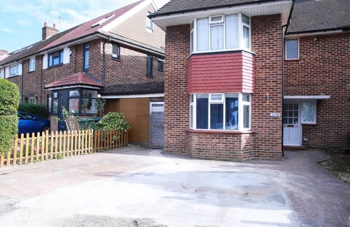 Roxbourne Apartment | Apartment - Sleeps 2 & Free Parking