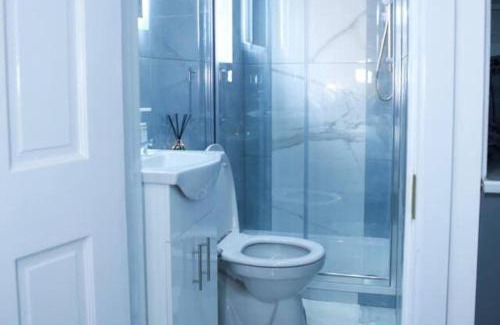 South Harrow Apartment | Apartment - Sleeps 2 & Free Parking