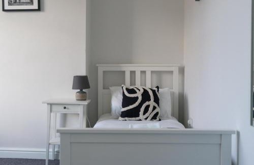 Bedlington Apartment | Apartment - Sleeps 3 - Pet friendly - Parking