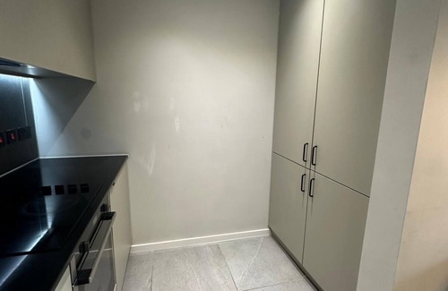 Trafford Apartment | Apartment - Sleeps 4, Pets Allowed & Free Parking
