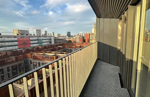 Trafford Apartment | Apartment - Sleeps 4, Pets Allowed & Free Parking