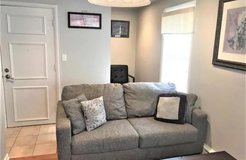 Jefferson Park Apartment | Apartment Sleeps 4 with Free Parking