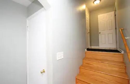 Jefferson Park Apartment | Apartment Sleeps 4 with Free Parking