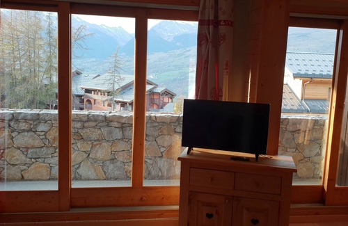 Montchavin Apartment | Apartment sleeps 6 on the slopes and close to shops !