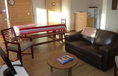Sers Apartment | Apartment sleeps 8 with parking and WIFI, near the center of Barèges