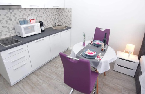 Tomicici Apartment | Apartment Small Oasis
